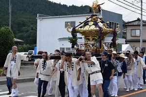 関の夏祭り「青山神社例大祭」の写真