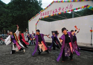 沢井地域のお盆フェスティバルの写真