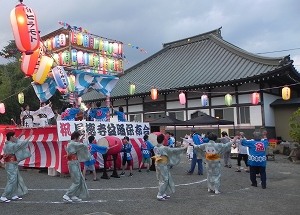 長徳寺盆踊大会の写真