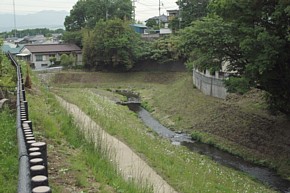 写真：道保川泉橋上流付近1