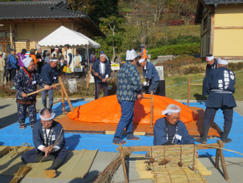 写真：収穫感謝祭出演の様子