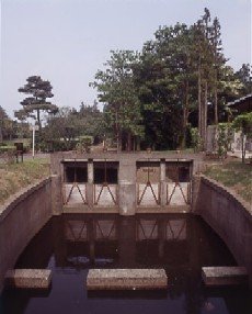 写真：畑地かんがい用水東西分水工