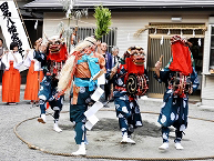 田名八幡宮の獅子舞の拡大写真を表示