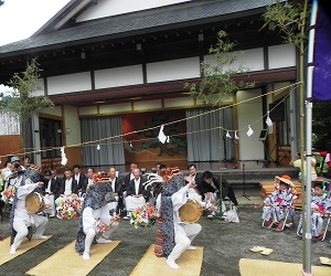 鳥屋諏訪神社夏祭りの写真