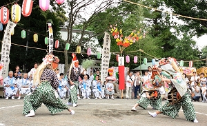 御嶽神社の獅子舞の写真