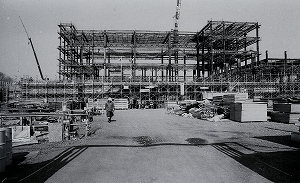 建設中の京王線橋本駅の写真