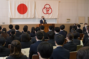 辞令交付式の様子の写真