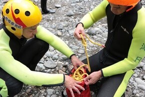 救助資器材「スローバッグ」の投てき訓練の写真4