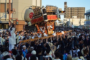 祭典本部前の写真