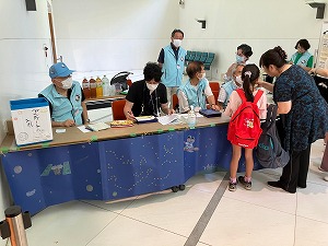 受付の様子 写真