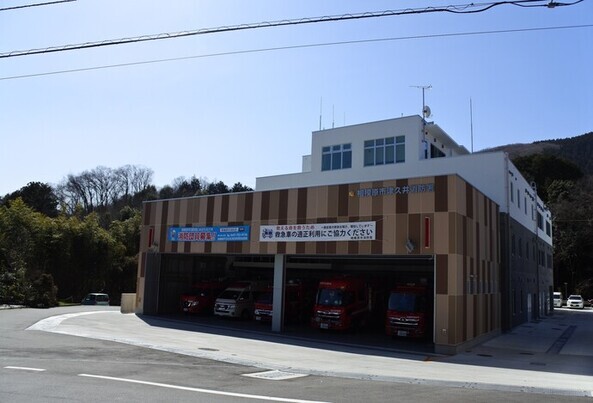 消防庁舎車庫正面の写真