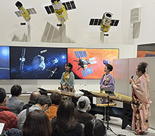 2　「あさきゆめみし」による演奏の写真