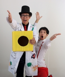 写真：キャラメルマシーンのスーパーサイエンスマジックショー