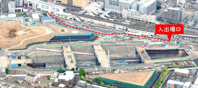航空写真(入出場口記載あり)