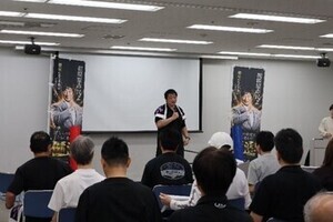 小橋建太さんが来場している写真